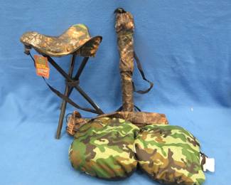 Lot 202. Two collapsible camp stools and two insulated hot seats