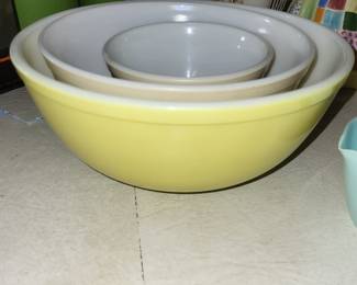 Vintage pyrex