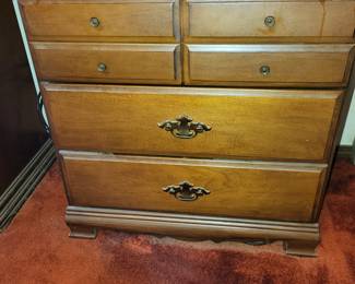 Short stack dresser