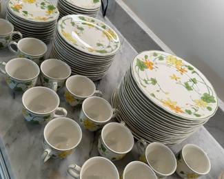 "Geranium" by Villeroy and Bach