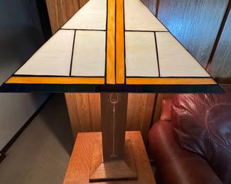 Stickley Ellis Table lamp 29"H                                             Mission Collection - Oak #31 Centennial