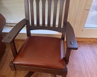 Stickley Cottage Desk Chair - Mission Collection                  Oak #31 Centennial 