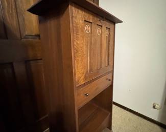 Stickley Harvey Ellis Organizer with pull down shelf    27"W x 15.5"D x 46"H                                                             Mission Collection  Oak #54 Aurora