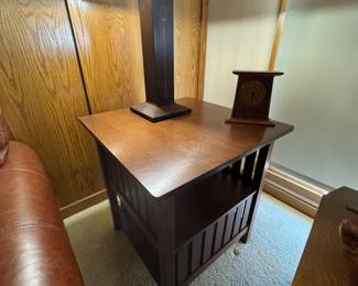 Stickley Ellis table Lamp 29" H                                          Mission Collection - Oak #54 Aurora