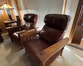 Stickley - A pair of Spindle Morris Bustle Back Recliners Manual                                                                                               Mission Collection - Oak #54 Aurora