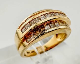 14kt 1.75ctw diamond ring