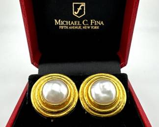 18kt Elizabeth Locke Mabe pearl earrings