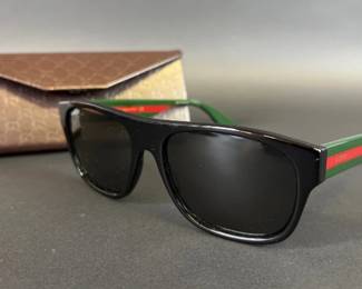Gucci sunglasses with case GG0341S