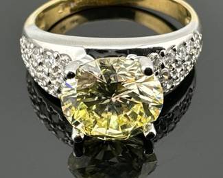 18kt 3 ct. brilliant cut yellow diamond ring