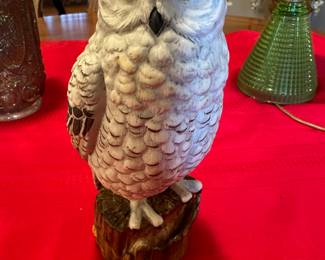 Pretty owl figurine.