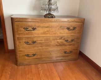 3 drawer chest.