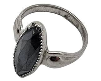 Sterling Silver Onyx Ring
Hallmark JP/Sterling
Sz 5.25
Weight: 2.75 grams&nbsp;&nbsp;
Estimated Melt Value: $2.29&nbsp; as of (01/07/2025 )
Buyer is responsible to pay for Shipping and Ins (See Shipping Details)&nbsp;