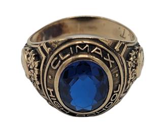 10k Gold Balfour Men's Class Ring

Sz 8.5

Hallmark: J.V.T

Weight: 7.73 Grams&nbsp;&nbsp;

Estimated Melt Value: $270.57&nbsp; as of (12/23/2024)

Buyer is responsible to pay for Shipping and Ins (See Shipping Details)&nbsp;