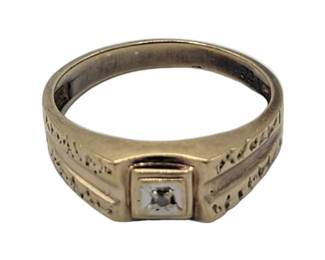 10k Engraved Ring

Sz 10

Weight 3.65 grams (including stone)

Estimated Melt Value: $129.07 as of (1/4/25) (including stone)

Buyer is responsible to pay for Shipping and Ins (See Shipping Details)
