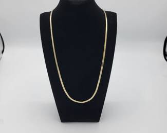 Lot 40 925 Italian Herringbone Necklace Condition:  few kinks L x W  L 24"  W  4mm  Clasp: Lobster Claw Weight: 7.95 grams   Estimated Melt Value: $ 8.61  as of (01/06/2025) Buyer is responsible to pay for Shipping (See Shipping Details) 
Condition: Kinked