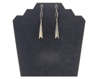 Onyx Dangle Post Earning
L 9.5cm
Grams 9.05
Buyer is responsible to pay for Shipping and Ins (See Shipping Details)