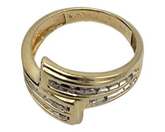 10k Diamond Ring

Sz 7

Weight 3.39 includes stones

Hallmark:&nbsp;

Estimated Melt Value: $ 119.67 as of (12/26/2024)

Buyer is responsible to pay for Shipping and Ins (See Shipping Details)&nbsp;