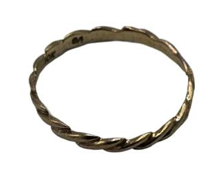 10k Gold Ring

Sz 3

Hallmark VG

Weight 0.45 grams

Estimated Melt Value: $15.91 as of (1/5/25)

Buyer is responsible to pay for Shipping and Ins (See Shipping Details)