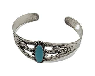 Vintage Ball Trading Post Native American Sterling Silver Turquiose Cuff&nbsp;

Hallmark/Sterling

Sz Med

Weight: 16.76 grams&nbsp;


Estimated Melt Value: $ 13.93&nbsp; as of (01/07/2025)

Buyer is responsible to pay for Shipping and Ins (See Shipping Details)