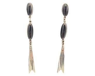 Onyx Dangle Post Earning

L 9.5cm

Grams 9.05

Buyer is responsible to pay for Shipping and Ins (See Shipping Details)