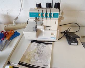 Easy Lock Simplicity Model 200 Serger Sewing Machine w/Manual