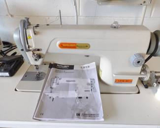 Siruba L918-M1 Sewing Machine w/Manual