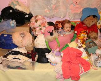Dolls & Plush