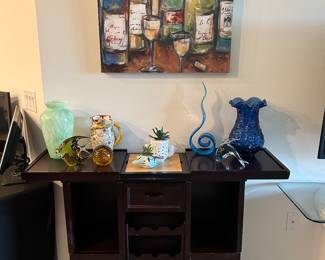 Serving Bar with Center Board and Slideouts