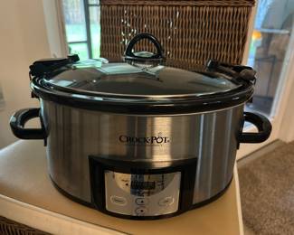 Large size Crock Pot with Lid