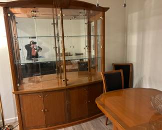 Lighted China Hutch w/Shelves top and bottom