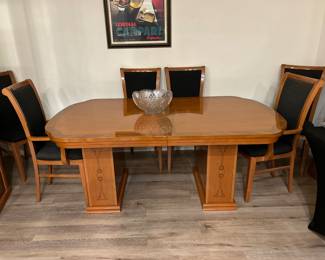 Dining Table with Leaf and 6 Chairs