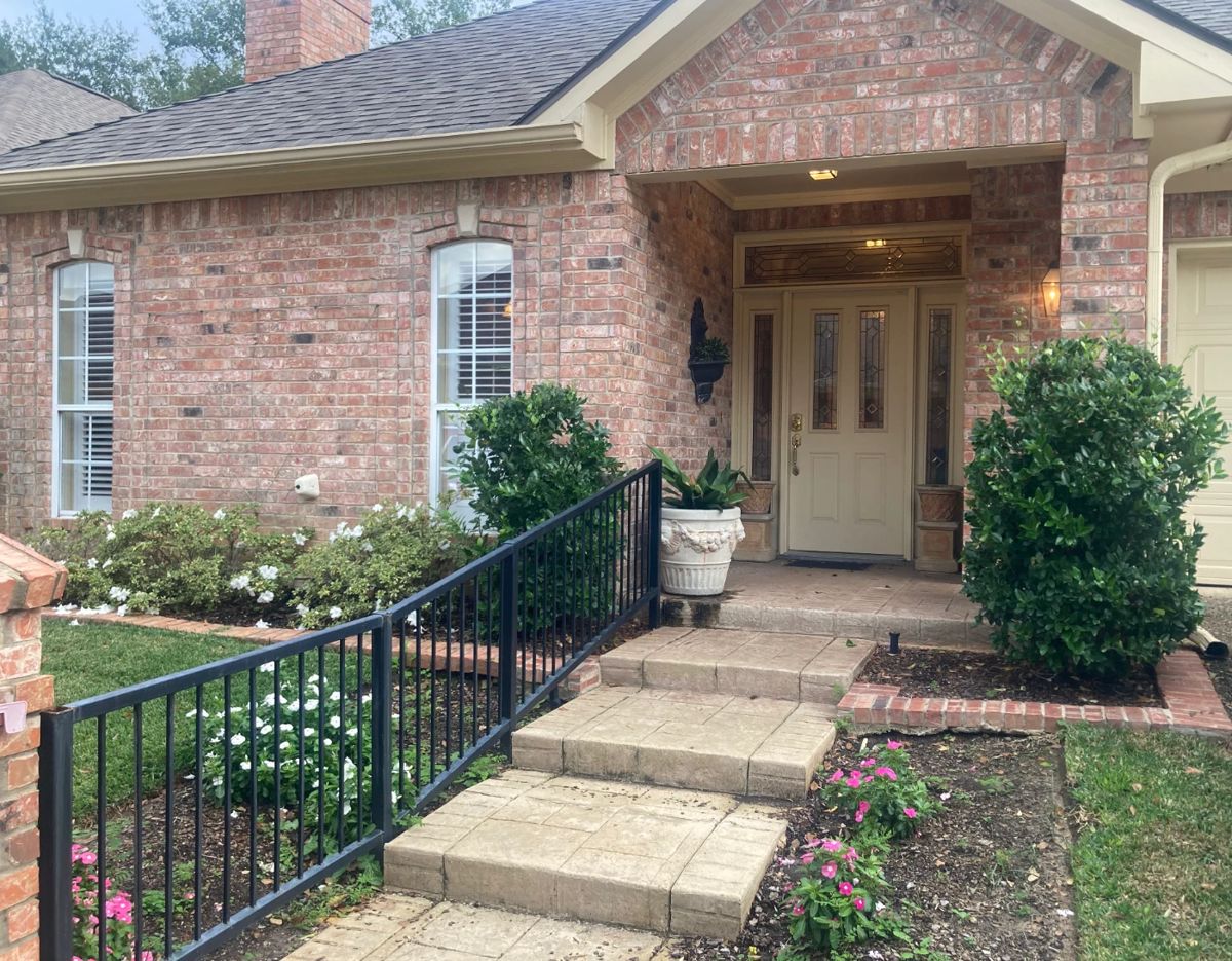 Welcome to one of our two estate sales on Brighton Court in 2025. This lovely garden home at 414 Brighton Court will soon be on the market.