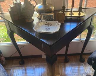 Unique table - opens to a square