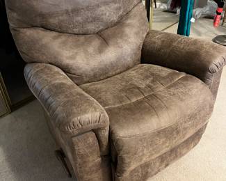 LA-Z-BOY recliner
$250