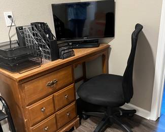 Desk
Office Chair
Television