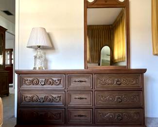 5-piece MCM Bassett bedroom Set