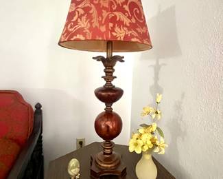 Pair of Vtg Table Lamps With Shades 