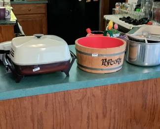 Miscellaneous kitchen items
