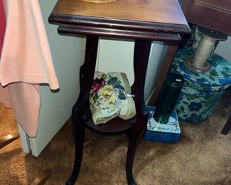 Antique lamp table