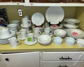 White Oneida dinnerware w/ basket-weave edge
