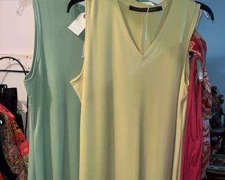 V-neck sleeveless