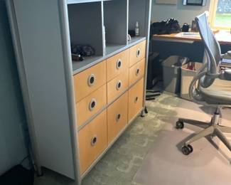 Modern shelving unit