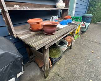 Lawn & garden supplies