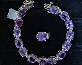 14kt Gold Bracelet and Ring.
PRE SALE TEXT ME. 