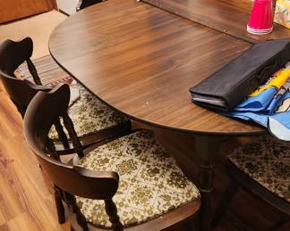 Table and 6 chairs