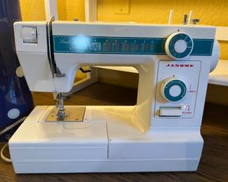 Janine sewing machine! In perfect condition!