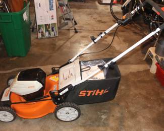 BUY IT NOW! $250.00. Stihl battery operated walk behind lawn mower. Model RMA 460 w/battery and charger.