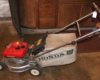 Honda HR215 lawn mower.