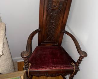 OOOH Sweet Pea would be happy in this chair... 