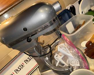 Nice Custom Kitchenaid Mixer with Bowls and accessories, Industrial grade